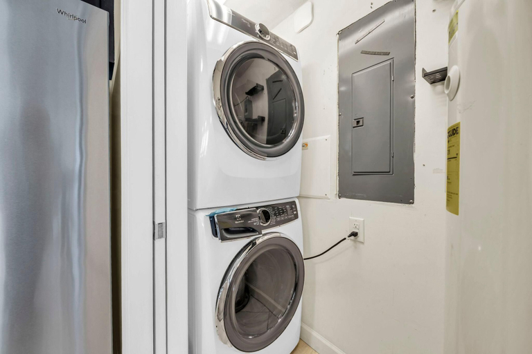 Interior 3, Seychelles 701, Bay
