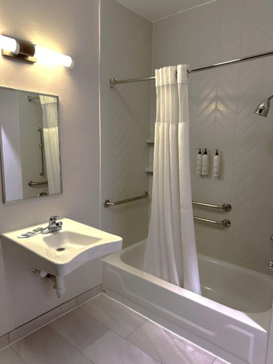 Bathroom 4, Fairfield Inn & Suites by Marriott Chicago Naperville, Dupage