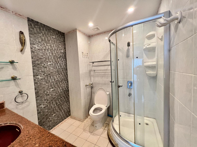 Bathroom 3, Stylish 1BR Sea-View Condo - 2 Balconies - View Talay 1 Jomtien, Pattaya