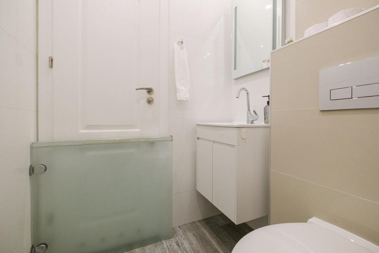 Bathroom 2, Cozy Apartments, Plovdiv