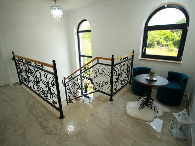 Others 5, Villa Sara, Malinska-Dubašnica