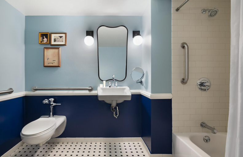 Bathroom 4, Graduate by Hilton Charlottesville, Charlottesville