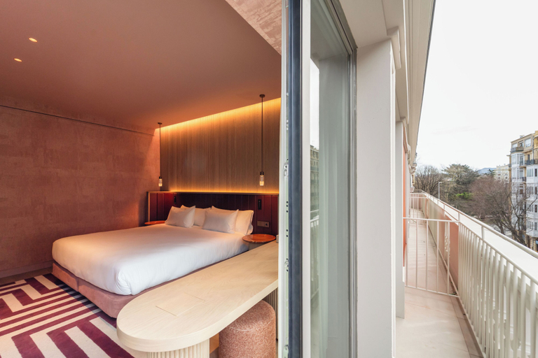 Room 2, Hotel Palacio Bellas Artes San Sebastián, Curio Collection by Hilton, Guipúzcoa