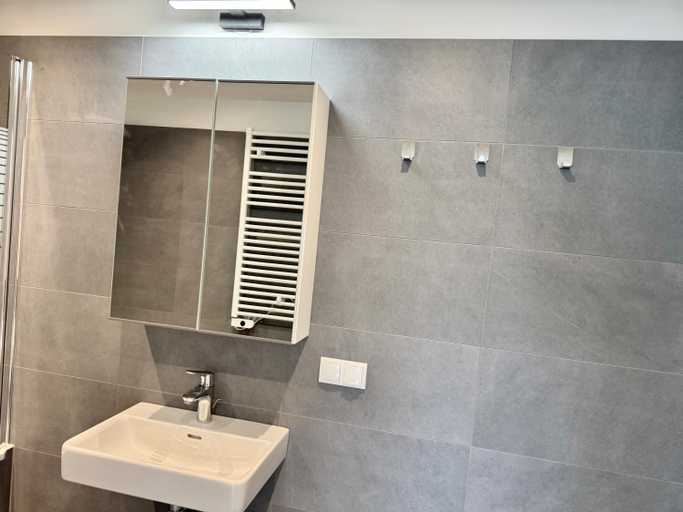 Bathroom 3, Brand New Apartment with Balcony & Free Parking, Wien