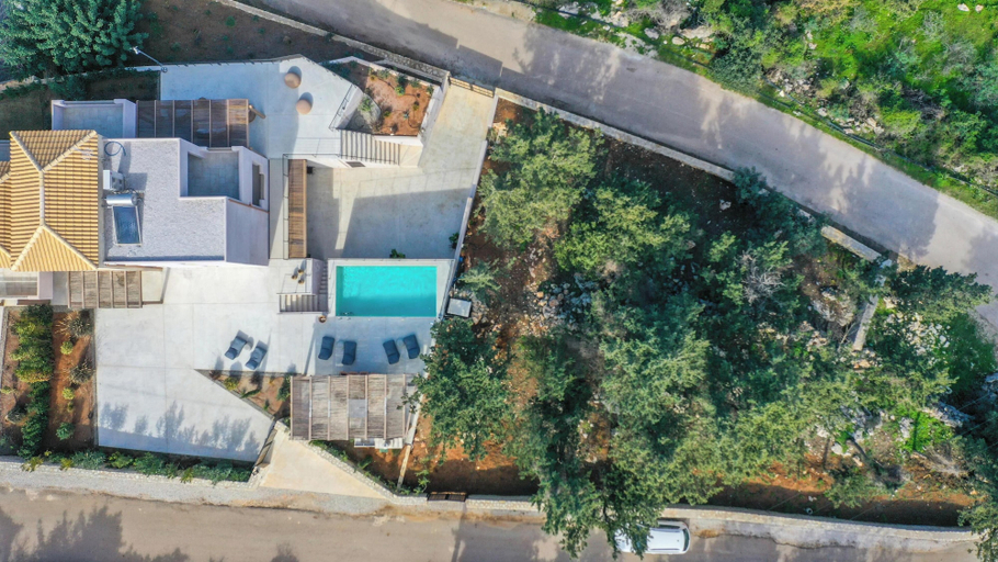 Building design, WEST VILLA by CYAMES, Crete