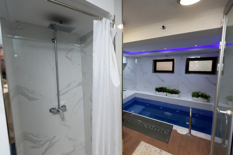 Shower 5, Seven Beauty Hotel Baku, Baku