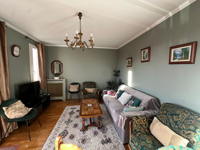 Others 2, Maison Grand Paris avec jardin et parking prive proche RER B et M14, Val-de-Marne