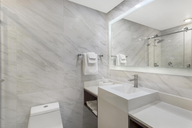 Bathroom 5, Best Western Historic Bayfront, Saint Johns