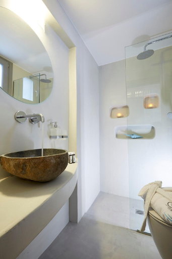 Bathroom 4, Eolia Kamari Villa, South Aegean