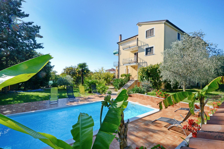 Sport & Beauty 2, Apartment with pool near Kanegra Beach, Umag