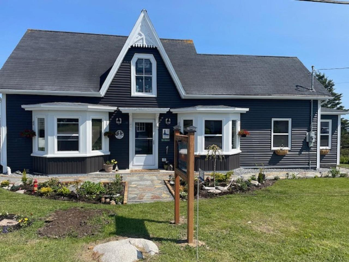 Exterior view, Route3BnB, Shelburne