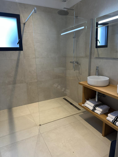 Shower 4, Les villas Vangarone, Corse-du-Sud