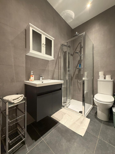 Bathroom 3, Stockwell Apartments, London