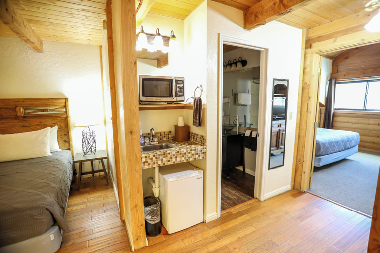 Others 5, The Boulder Creek Lodge, Boulder