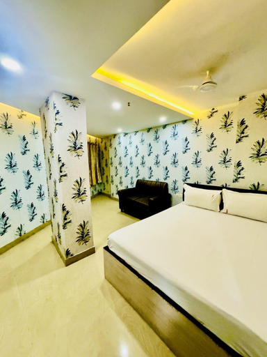 Bedroom 2, Hotel Diamond inn@Esplanade, Kolkata