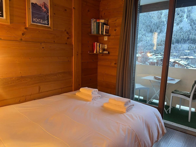 Bedroom 2, Champaign Powder, Haute-Savoie