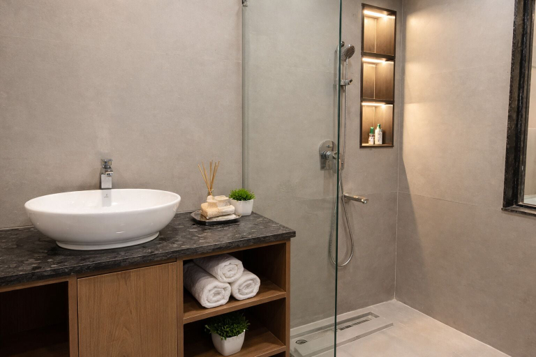 Bathroom 3, Solana Hills Retreat by Signum, Indore