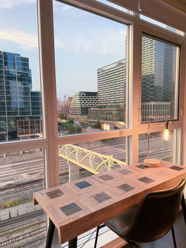 Interior 5, Maple Crown Suites - Free Parking, Toronto