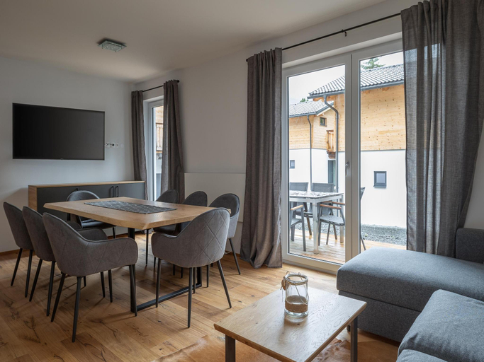 2, Ski-in chalet with hot tub and sauna, Feldkirchen