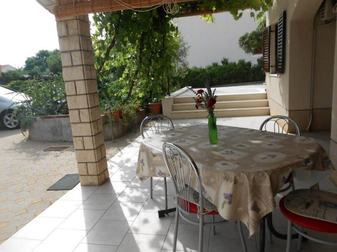 Others 4, Apartments Desy, Vodice
