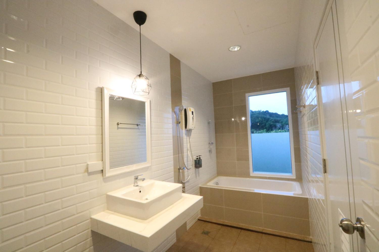 Bathroom 3, Greenery Hill Resort, Muang Songkhla