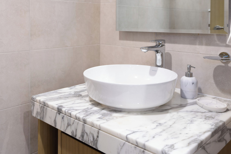 Bathroom 2, Luxury 2BR Skyline Retreat - Aykon City, Dubai