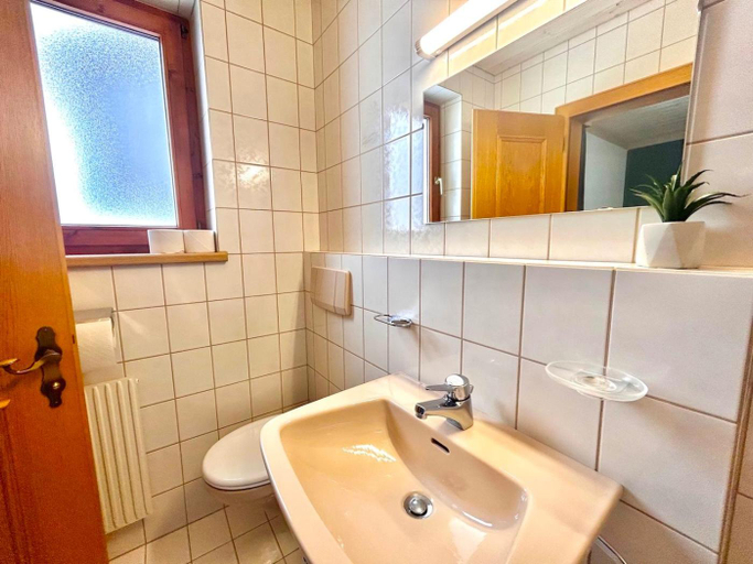 Bathroom 3, Haus Wallis by stayFritz - Ski-in - Ski-out Apartments Arlberg, Bregenz