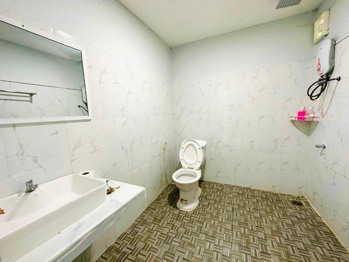 Bathroom 4, Romny Cozy Bay Resort, Sihanoukville