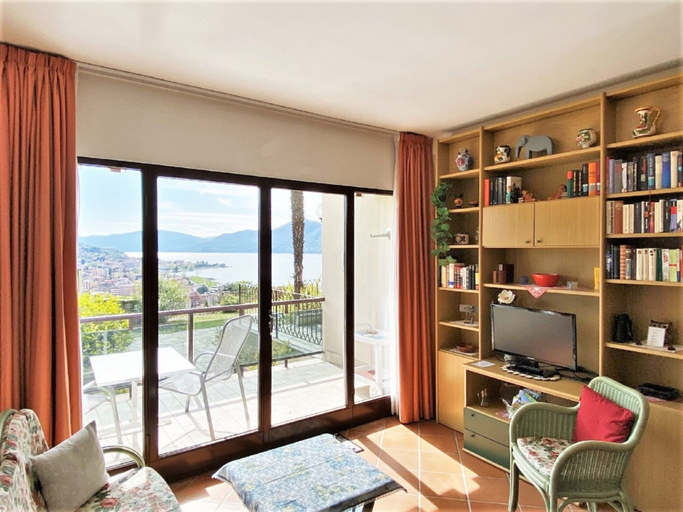 Living room 2, Lakefront Villa in Luino, Varese