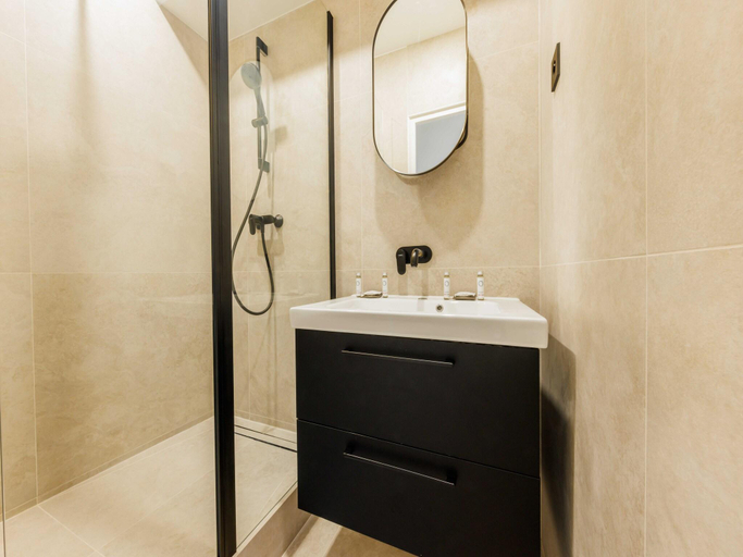 Bathroom 3, Beautiful apartment - 1BR4P - Sentier, Paris