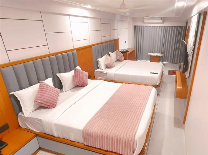 Room 2, Hotel Shivaalay, Ahmadabad