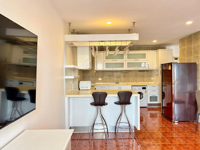 Kitchen 4, Stylish 1BR Sea-View Condo - 2 Balconies - View Talay 1 Jomtien, Pattaya