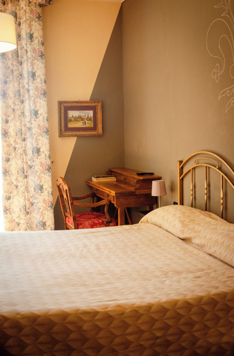 Bedroom 2, Soggiorno Michelangelo, Florence