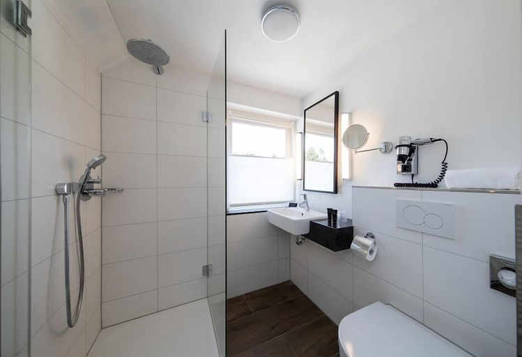 Bathroom 5, De Bilderberg Oosterbeek, Renkum