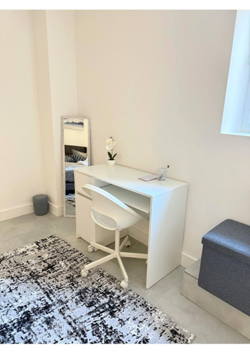 4, 2 Bed Stylish Central Rochester Apartment Sleeps 4  Netflix Work Space, Medway