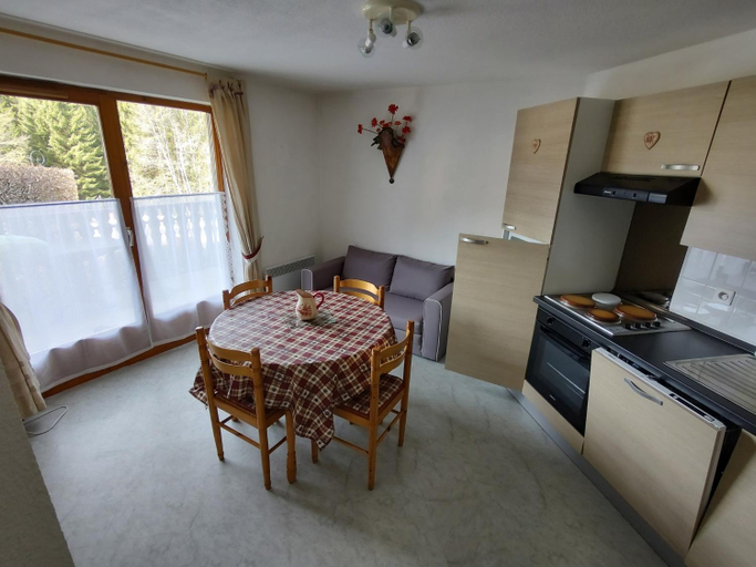 Exterior view 2, Quiet apartment in nature, Haute-Savoie