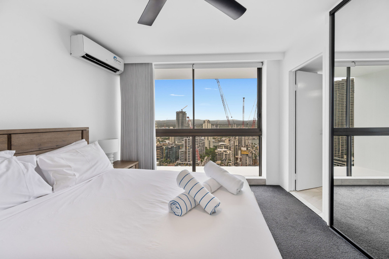 Room 5, Lvl 30 - 2BRM Ocean Outlook Retreat, Gold Coast