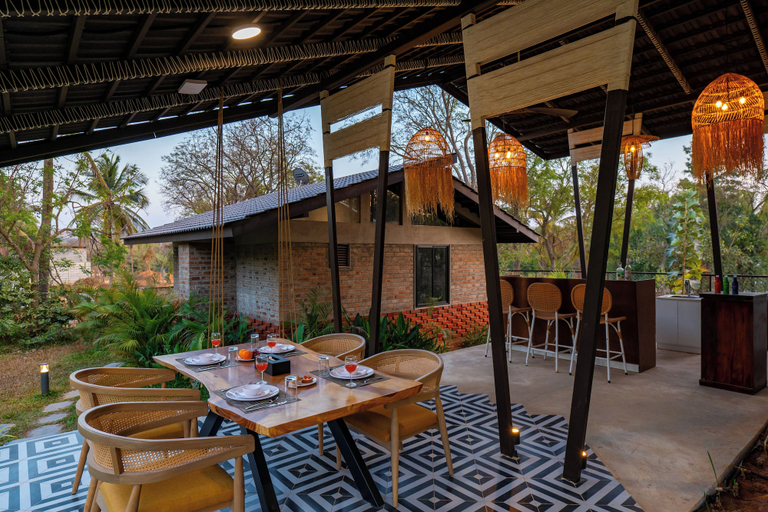 Outdoor dining 5, ELIVAAS prive Tapovana Zarae with Garden, Chikballapura