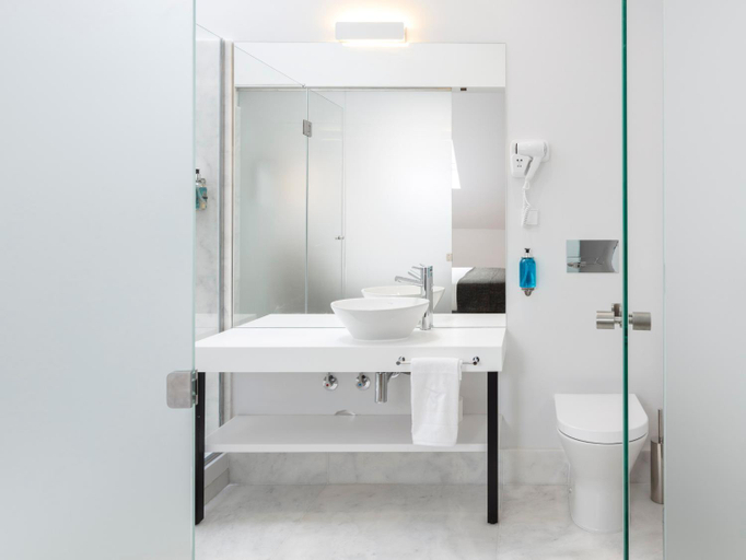 Bathroom 4, LSA Chiado Emenda by Numa, Lisbon