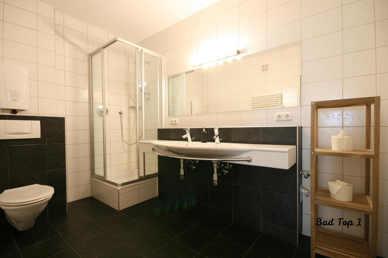 Bathroom 3, Almliesl ZELL-232, Zell am See