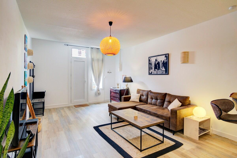 Others 4, Charmant appartement avec extérieur privatif, Hérault