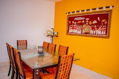 Others 2, Loony Villa, Negombo