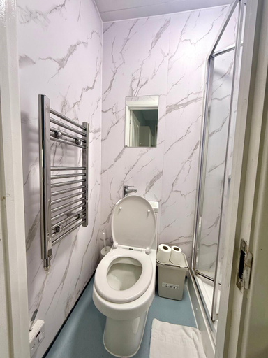 Bathroom, The Little Guest House, London