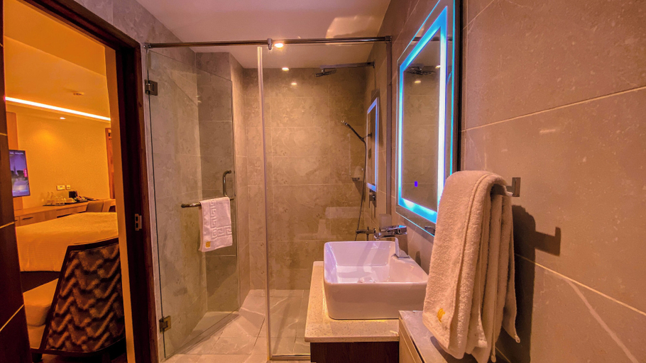 Bathroom 4, Urbanwoods Hotel Suites by icon, Dagoretti North