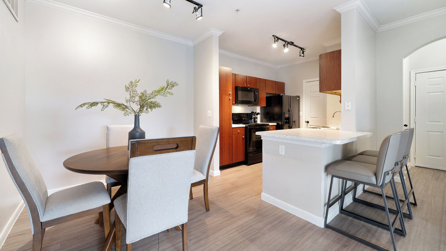 Dining room, Landing Apartments near Downtown Corpus Christi, Nueces