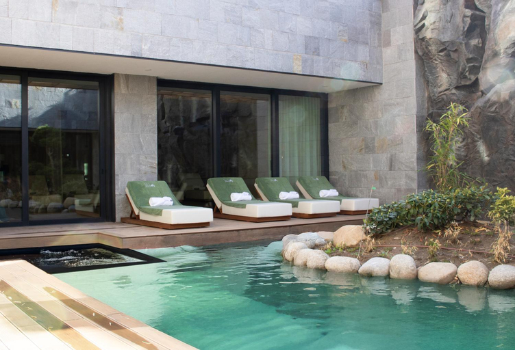 Spa 5, Hayashi Residence, Stolichna