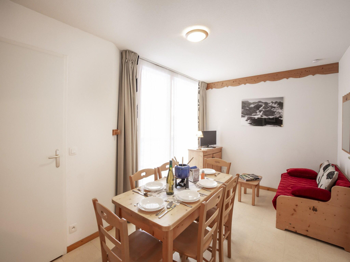 3, Apartment with parking for 5 people, Savoie