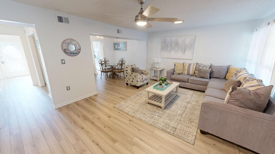Living area 5, Coastal Comfort 3 Bedroom Townhouse, Okaloosa