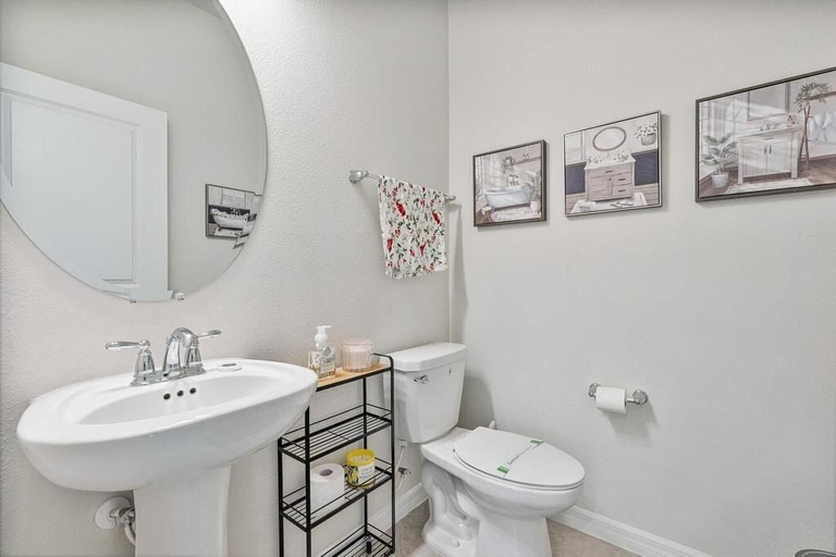 Bathroom 4, Luxury 5BR w/ Private Pool Windsor, Lake