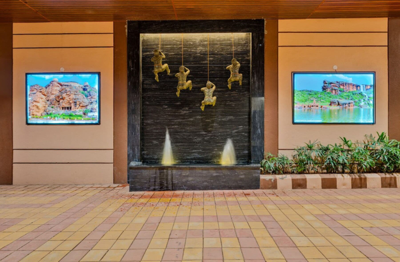 Front of property 4, Hotel Grand Heritage, Bagalkot